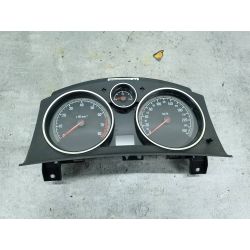 LICZNIK OPEL ZAFIRA B 1.6 16V 105KM1.6 16V200513216658                                            