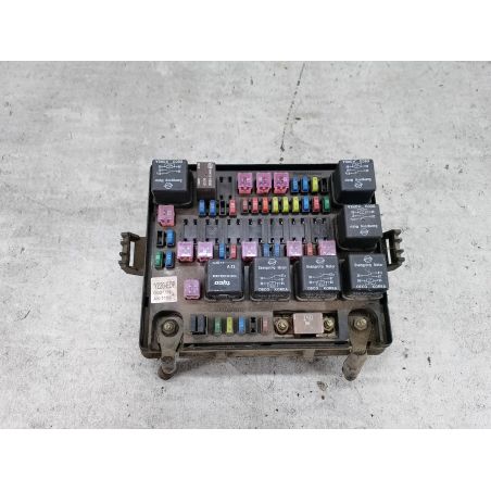 SKRZYNKA BEZPIECZNIKÓW SSANGYONG REXTON 2.7 XDI 2004 Y220-EDP 