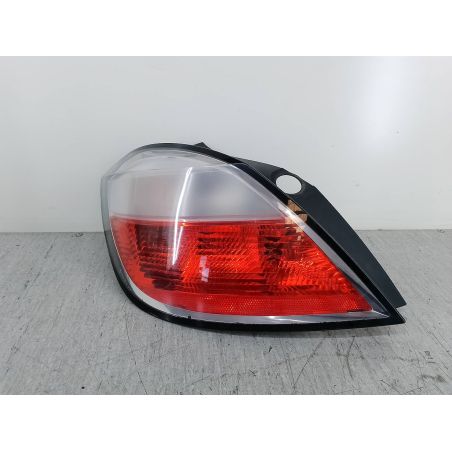 LAMPA TYLNA LEWA OPEL ASTRA H 1.8 16V 140KM 1.8 16V 2006 13252445 