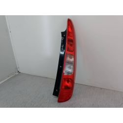 LAMPA TYLNA PRAWA MITSUBISHI COLT VI 1.1 12V 75KM1.1 12V2005MR957374                                            