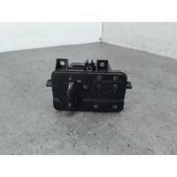 WŁĄCZNIK ŚWIATEŁ BMW E46 2.52.5 24V 323i199861.31-8383226                                            