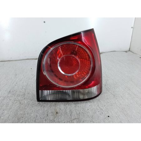 LAMPA TYLNA PRAWA VW POLO IV 1.2 12V 64KM 1.2 12V 2005 606945096M  606945112F 