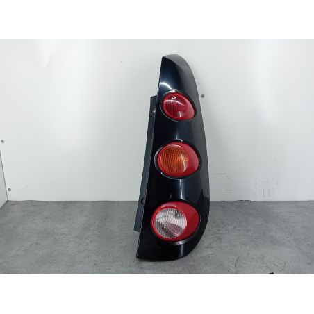 LAMPA TYLNA PRAWA SMART FORFOUR I 1.5 CDI 67KM 1.5 CDI 2006 A4548201164 MN9022570 