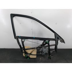 PODNOŚNIK SZYBY PRAWY PRZÓD Z STELAŻEM AUDI A4 B5 1.6 100KM1.6 8V19978D0837398C  8D0837754                                            