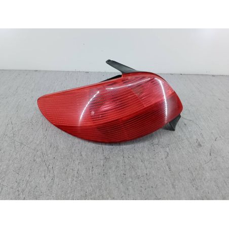 LAMPA TYLNA LEWA PEUGEOT 206 1.1 i 60KM 1.1 i 8V 2002 2531G 