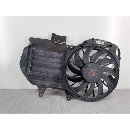 WENTYLATOR CHŁODNICY Z MODUŁEM AUDI A4 B6 1.9 TDI 130KM 1.9 TDI 2004 8E0121205AA 