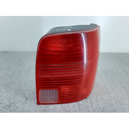 LAMPA TYLNA PRAWA VW PASSAT B5 1.9 TDI 110KM 1.9 TDI 1998 3B9945112F 
