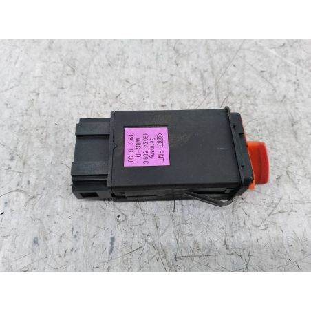 WŁĄCZNIK ŚWIATEŁ AWARYJNYCH AUDI A6 C5 2.4 V6 170KM 2.4 V6 2003 4B0941509C 