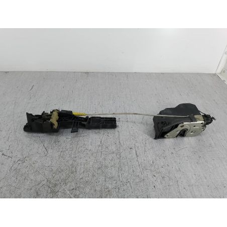 ZAMEK DRZWI PRAWY PRZÓD BMW E61 2.5 D 525d 2004 7167074 