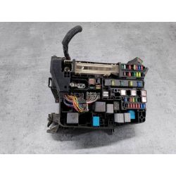 SKRZYNKA BEZPIECZNIKÓW ZEWNĘTRZNA TOYOTA AVENSIS III T27 2.0 D-4D 126KM2.0 D-4D201182111-05J62                                            