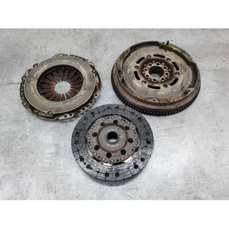 KOŁO DWUMASOWE KOMPLETNE TOYOTA AVENSIS II T25 2.0 D-4D 116KM 2.0 D-4D 2003 323063410 