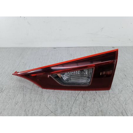 LAMPA TYLNA PRAWA W KLAPE MAZDA 3 III 2.0 16V 2015 B45A-513F0 132-41979 