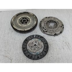 KOŁO DWUMASOWE KOMPLETNE AUDI A3 8L 1.9 TDI 100KM1.9 TDI20011864527337  3082299335  2221005099                                            