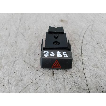 WŁĄCZNIK ŚWIATEŁ AWARYJNYCH VOLVO V40 I 1.9 TD 115KM 1.9 D 2004 30623426 