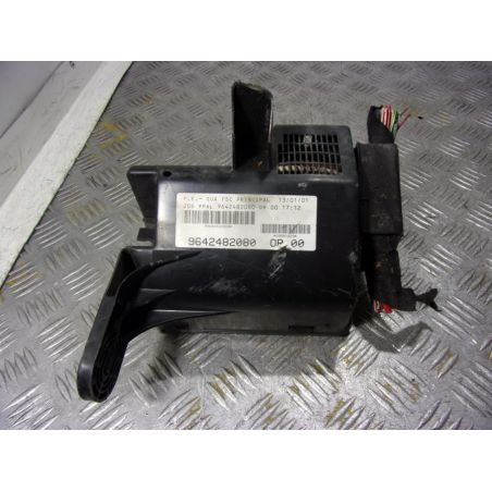 SKRZYNKA BEZPIECZNIKÓW PEUGEOT 206 2001 9642482080 