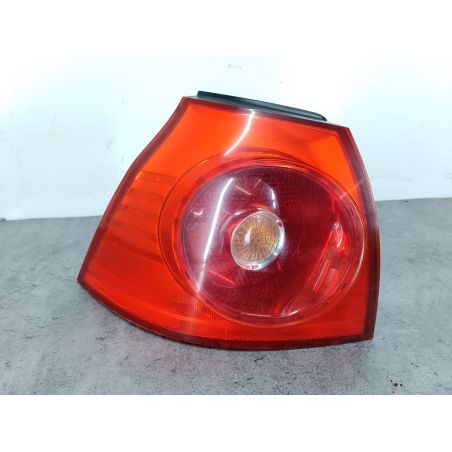 LAMPA TYLNA LEWA VW GOLF V 1.4 16V 75KM 1.4 16V 2005 1K6945111P  1K6945095P   