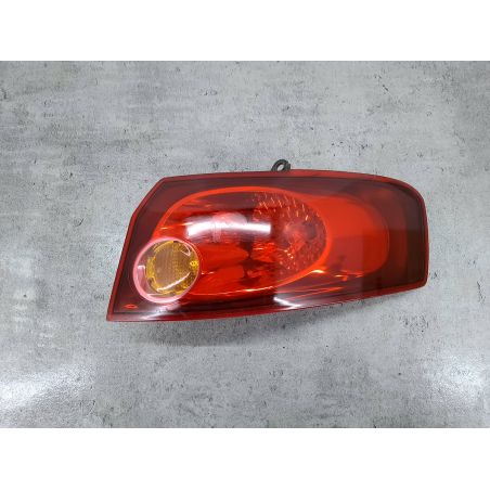 LAMPA TYLNA PRAWA FIAT CROMA II 1.9 JTD 120KM 1.9 JTD 2005 27492201 