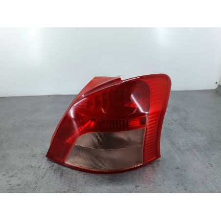 LAMPA TYLNA PRAWA TOYOTA YARIS II 1.0 VVT-I 69KM 1.0 VVT-I 2007 