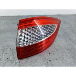 LAMPA TYLNA PRAWA FORD MONDEO MK4 2.0 TDCI2.0 TDCI20077S71-13404-B                                            