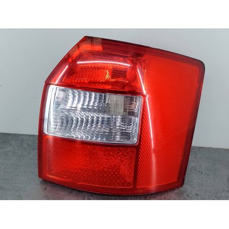 LAMPA TYLNA PRAWA AUDI A4 B6 1.6 8V 102KM 1.6 8V 2002 8E9945096 