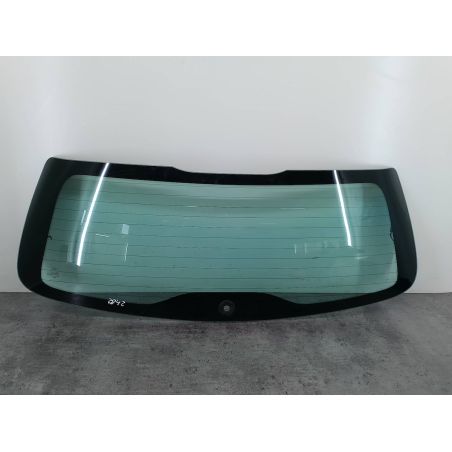 SZYBA KLAPY BAGAZNIKA FORD FOCUS I  1.6 16V DOHC 101KM 1.6 16V 2003 SZYBA KLAPY BAGAZNIKA 