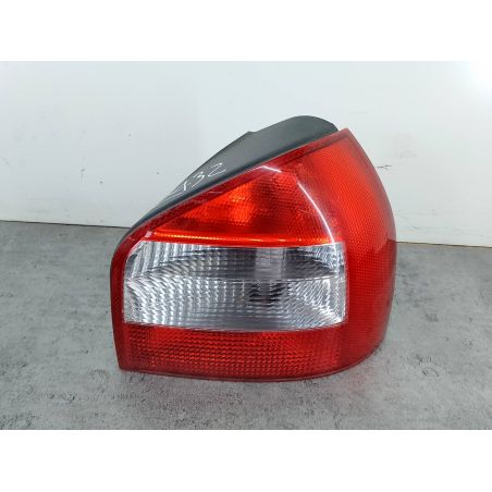 LAMPA TYLNA PRAWA AUDI A3 8L 1.6 8V 102KM 1.6 8V 2001 8L0945096B 
