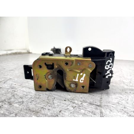 ZAMEK DRZWI PRAWY TYŁ FORD FOCUS I  1.6 16V DOHC 101KM 1.6 16V 2003 2S4A-A26412-BB BOSCH 