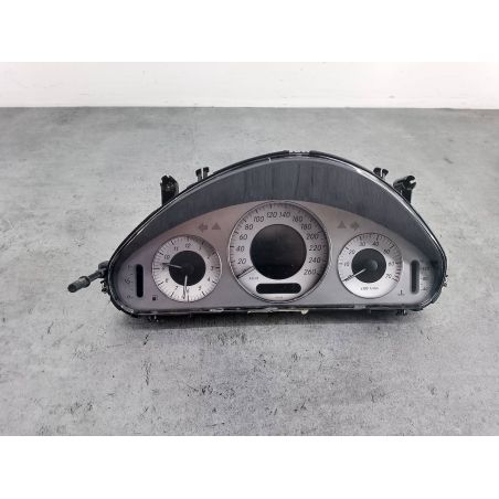 LICZNIK MERCEDES-BENZ W211 3.2 V6 2003 A2115404711  88-311391 110.080.284/030 