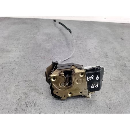 ZAMEK DRZWI PRAWY PRZÓD PEUGEOT 307 I SW 1.6 16V 109KM 1.6 16V 2005 