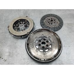 KOŁO DWUMASOWE KOMPLETNE VW GOLF V 1.9 TDI 90KM1.9 TDI2004123042610  323064110                                              