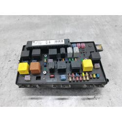 SKRZYNKA BEZPIECZNIKÓW OPEL ASTRA H 1.8 16V 125KM1.8 16V200513205784 5DK008668-43                                            