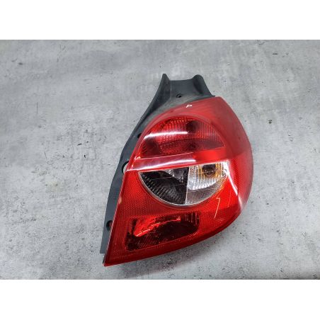 LAMPA TYLNA PRAWA RENAULT CLIO III 1.2 16V 75KM 1.2 16V 2007 08-551-1963R 