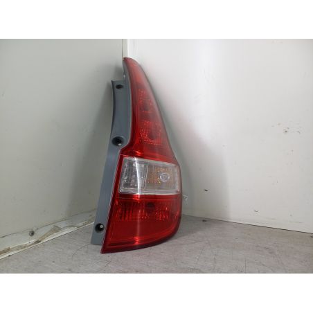 LAMPA TYLNA PRAWA HYUNDAI I30 I 1.6 CRDI 90KM 1.6 CRDI 2010 92402-2R1 BV 90 2206 