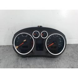 LICZNIK AUDI A2 8Z 1.4 16V 75KM1.4 16V20008Z0920900GLY9B752529                                            