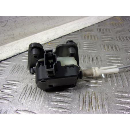 SIŁOWNIK WLEWU PALIWA AUDI A3 ( 8P1 ) 2006 8E9827833 