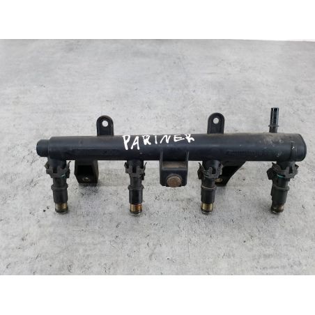 LISTWA WTRYSKOWA BENZYNA PEUGEOT PARTNER I 1.4 8V 75KM 1.4 8V 1998 01F002A  9625194080 EJX 75 2845 