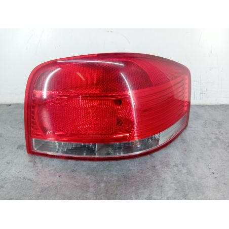 LAMPA TYLNA PRAWA AUDI A3 8P/8PA/8P7 2.0 FSI 150KM 2.0 FSI 2004 8P0945258  8P0945096 LY9B 150 3028 