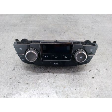 PANEL NAWIEWU OPEL INSIGNIA A 1.8 16V 140KM 1.8 16V 2009 13273095 Z177 140 3211 