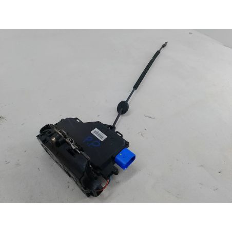 ZAMEK DRZWI PRAWY PRZÓD VW GOLF V 1.6 8V 102KM 1.6 8V 2007 3D1837016 LC5F 102 3147 