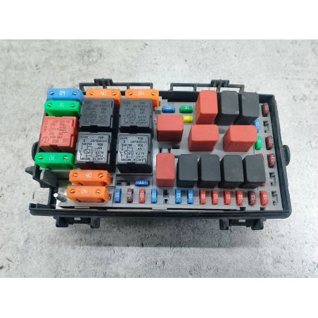 SKRZYNKA BEZPIECZNIKÓW FIAT GRANDE PUNTO 1.9 D MULTIJET 120KM 1.9 JTD 2006 51737887 783/A 120 2779 