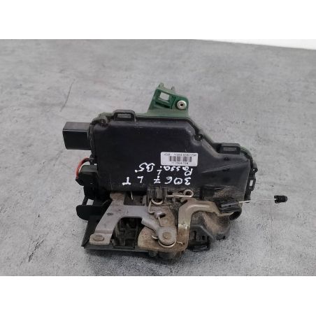 ZAMEK DRZWI LEWY TYŁ VW PASSAT B5 FL 1.9 TDI 130KM 1.9 TDI 2004 3B4839015M LD5Q 130 3067 
