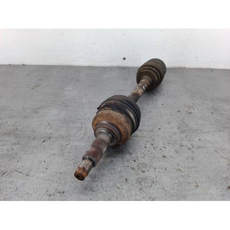 PÓŁOŚ PRAWA PRZÓD KIA SORENTO I 2.4 139KM 2.4 16V 2005 6C 139 2484 