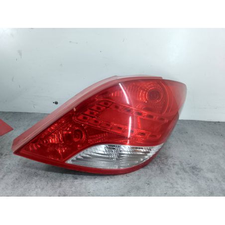 LAMPA TYLNA PRAWA PEUGEOT 207 1.6 THP 150KM 1.6 THP 2011 9686565980 EZR 150 3198 