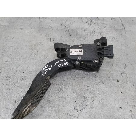 POTENCJOMETR GAZU OPEL VECTRA C 1.9 CDTI 120KM 1.9 CDTI 2006 9186724       6PV008322-00 Z20R 120 3410 