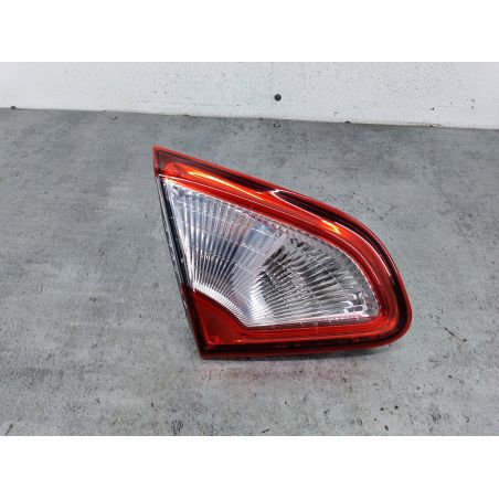 LAMPA TYLNA LEWA W KLAPE NISSAN QASHQAI +2 I