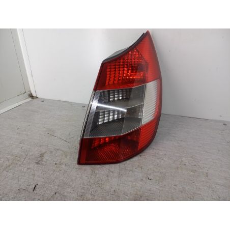 LAMPA TYLNA PRAWA RENAULT SCENIC II 1.5 DCI 105KM 1.5 DCI 2005 2SK008659-08-88   8200493375 TEC68 105 3490 