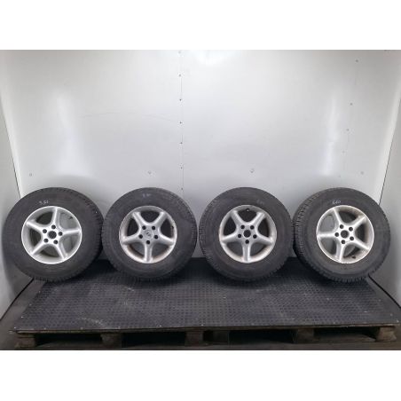 FELGI ALUMINIOWE KOMPLET 15 Z OPONAMI HYUNDAI SANTA FE I 2.4 2.4 16V 2004 KBA 43191  CF 70535 ZA 145 3287 7.0" 