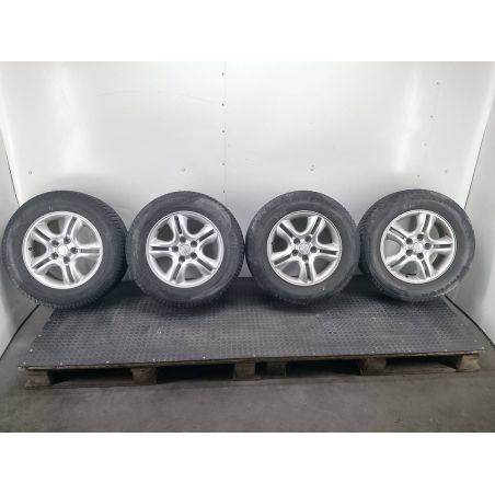 FELGI ALUMINIOWE KOMPLET 16 Z OPONAMI KIA SPORTAGE II 2.0 CRDI 112KM 2.0 CRDI 2005 52910-1F200 S4 113 3285 6.5" 