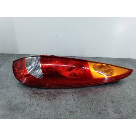 LAMPA TYLNA PRAWA NISSAN ALMERA TINO