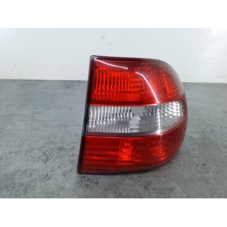 LAMPA TYLNA PRAWA VOLVO V40 I